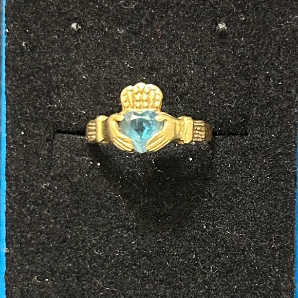 10K Yellow Gold Heart Shaped Blue Topaz Claddagh Irish Engagement Wedding Ring - Picture 9 of 16